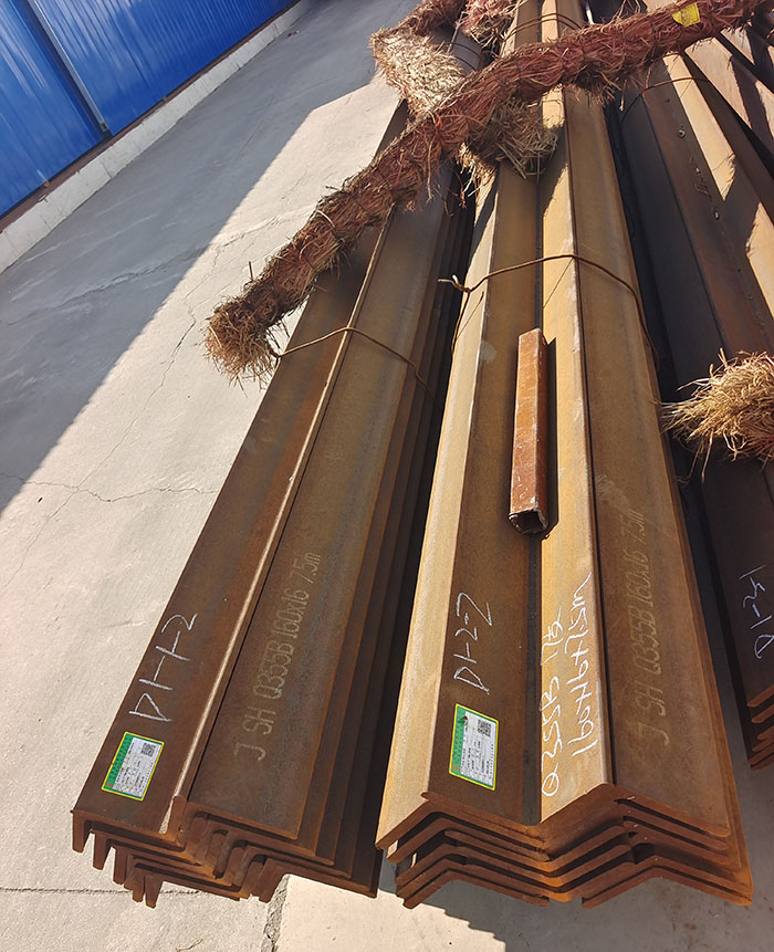 Q355E材質(zhì)300×300×20mm大角鋼一米多重