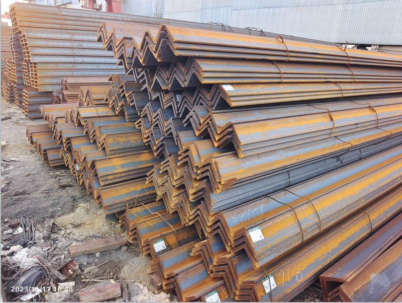 Q355B材質(zhì)250*250*24角鋼一米多重